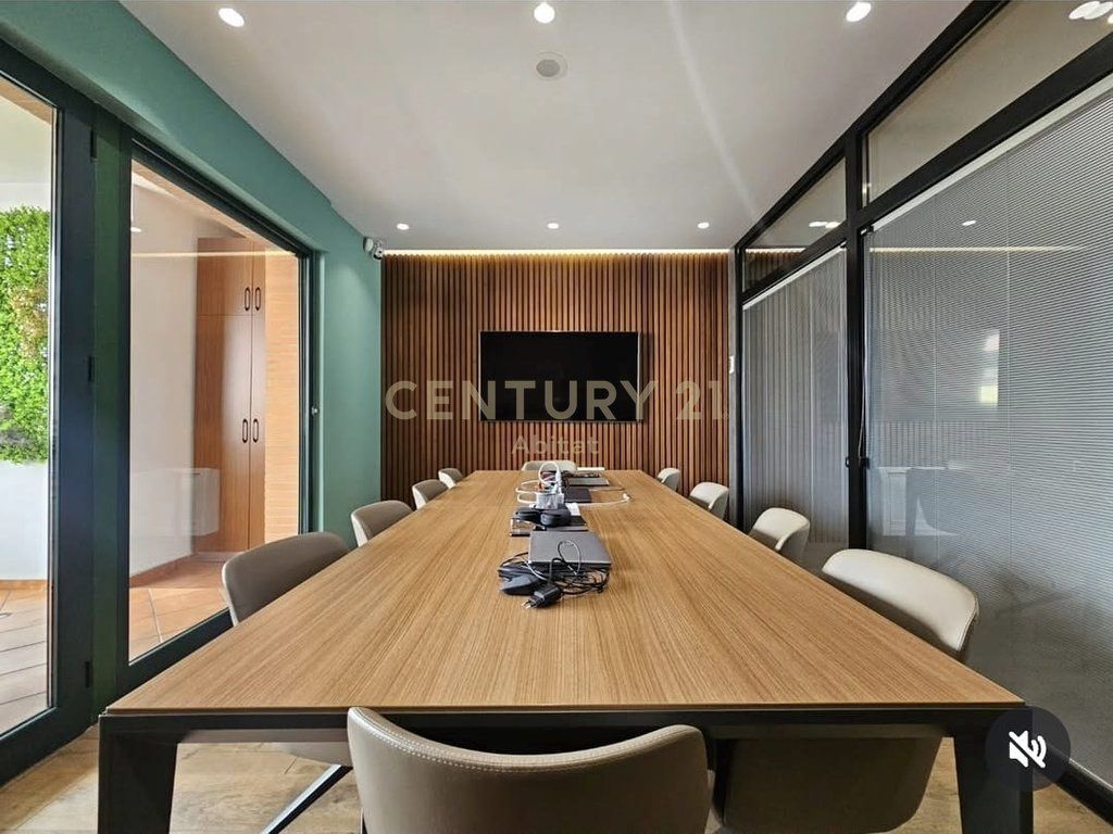 Shitet zyrë elitare në zemër të Bllokut!