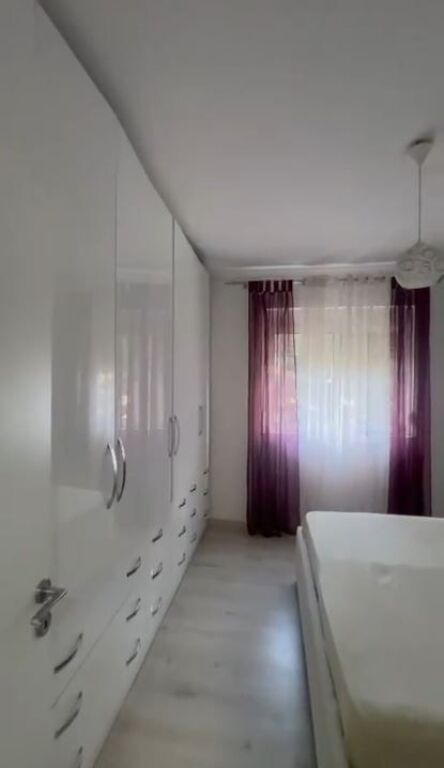 Xhamlliku, jepet me qera apartament 1+1
