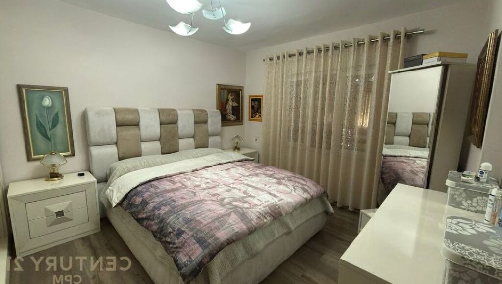 Appartamento in vendita 2+1+2 in Via Naim Frasheri, RR Kavajes