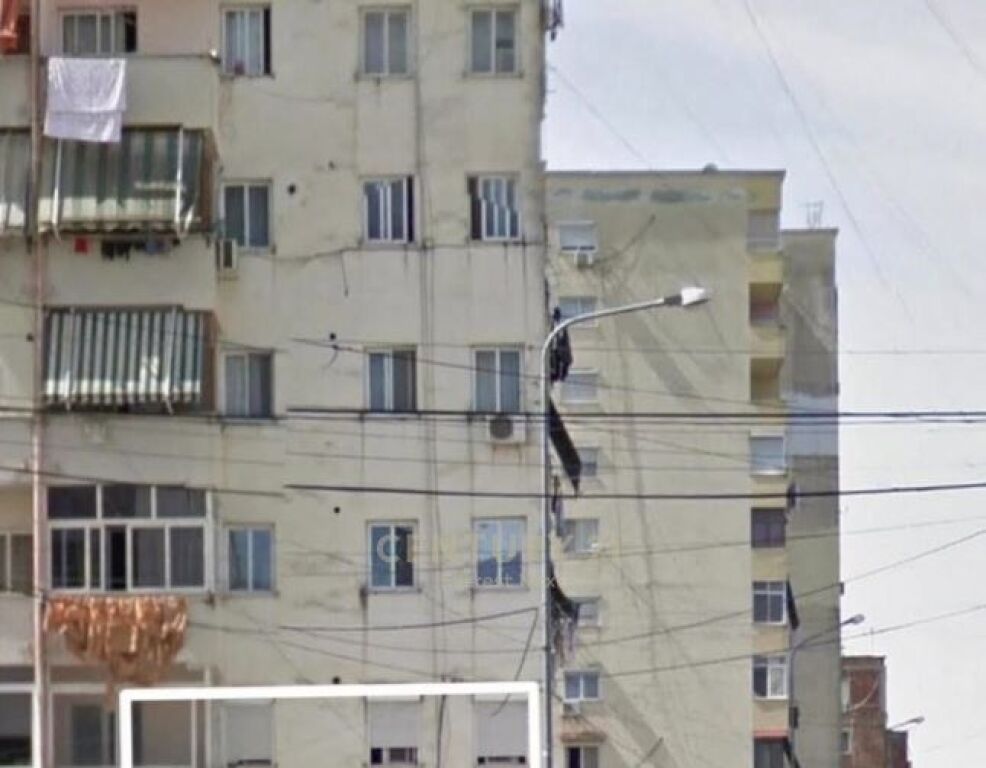 NEGOZIO IN VENDITA NELLA ZONA DEL PORCELLANA