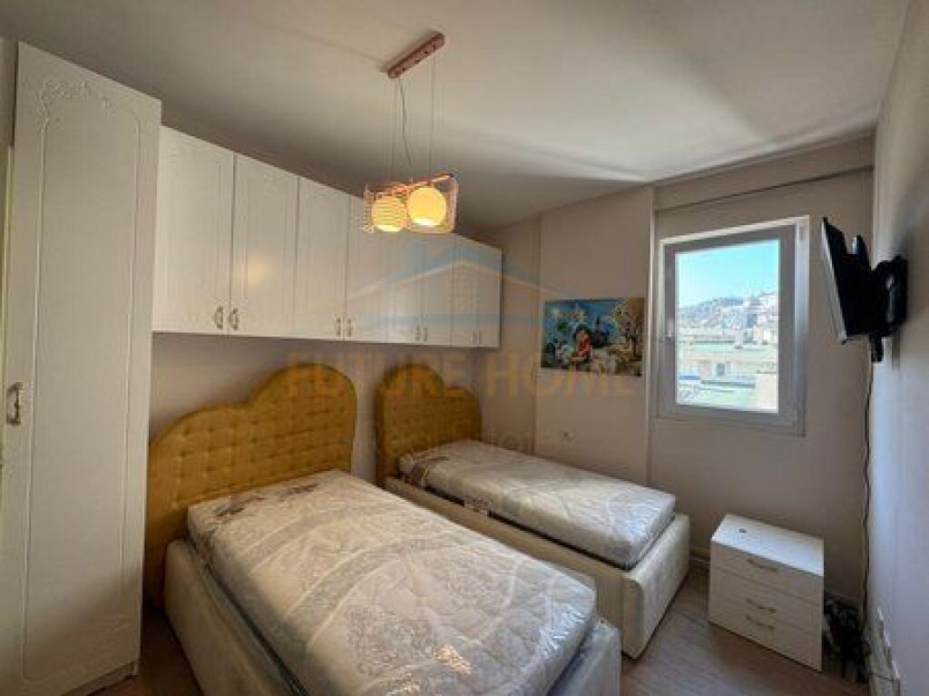 Affitto Appartamento 3+1+2+2 Posti Auto, Lago Secco, Tirana