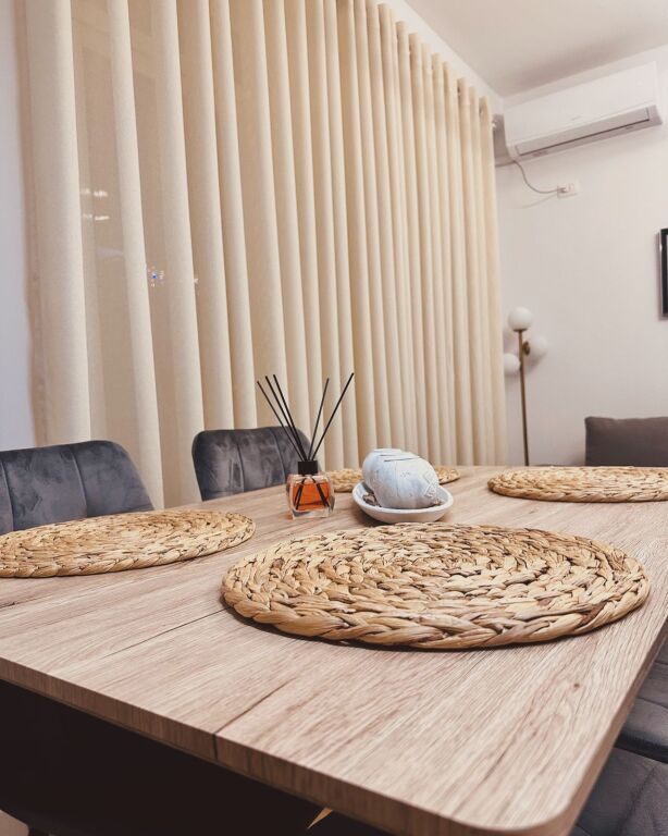 Jepet me qera apartament 2+1 Rruga Dritan Hoxha 55,000 Leke