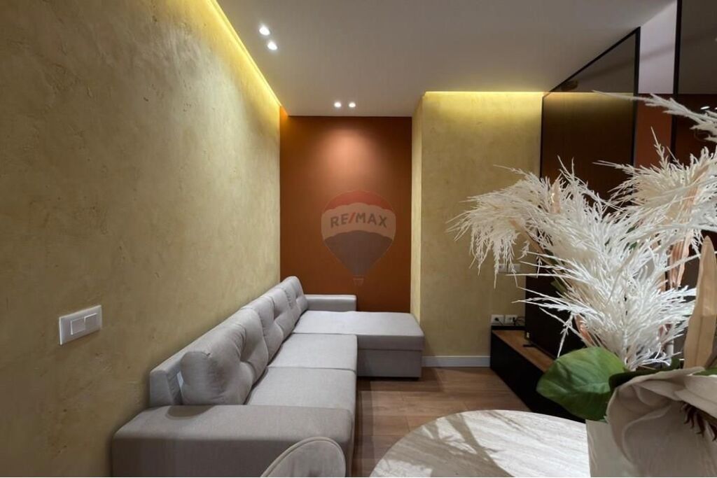 🏡 Appartamento monolocale di lusso in vendita – Piazza Skënderbej