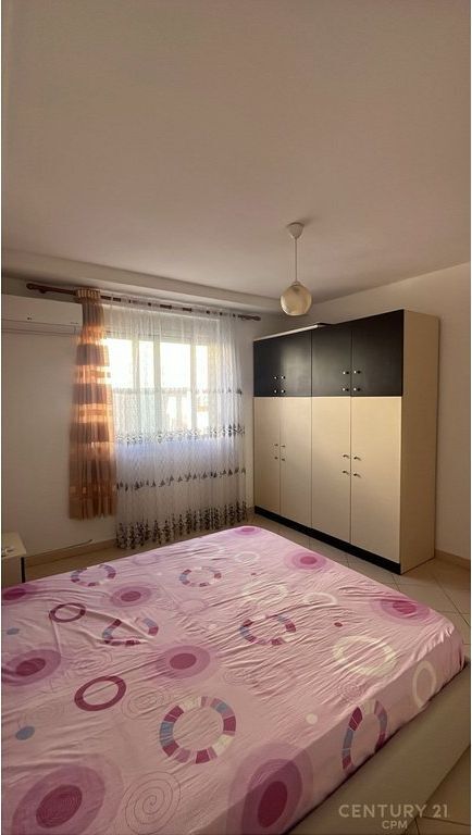 Jepet me qira apartament 1+1 tek Liqeni i Thate.