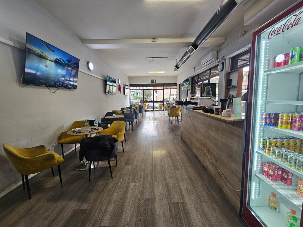 Commercial space for rent on Siri Kodra street! 1,800 € /Month