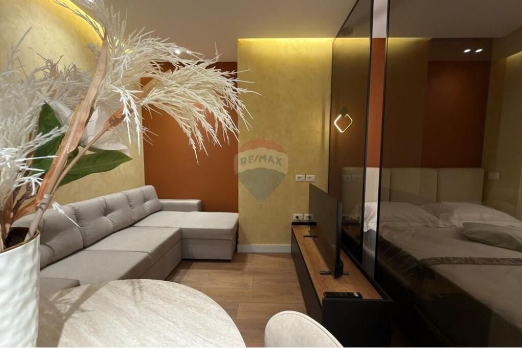 🏡 Appartamento monolocale di lusso in vendita – Piazza Skënderbej