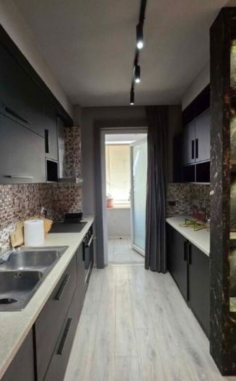 Shitet apartament 1+1+2 – organizim funksional