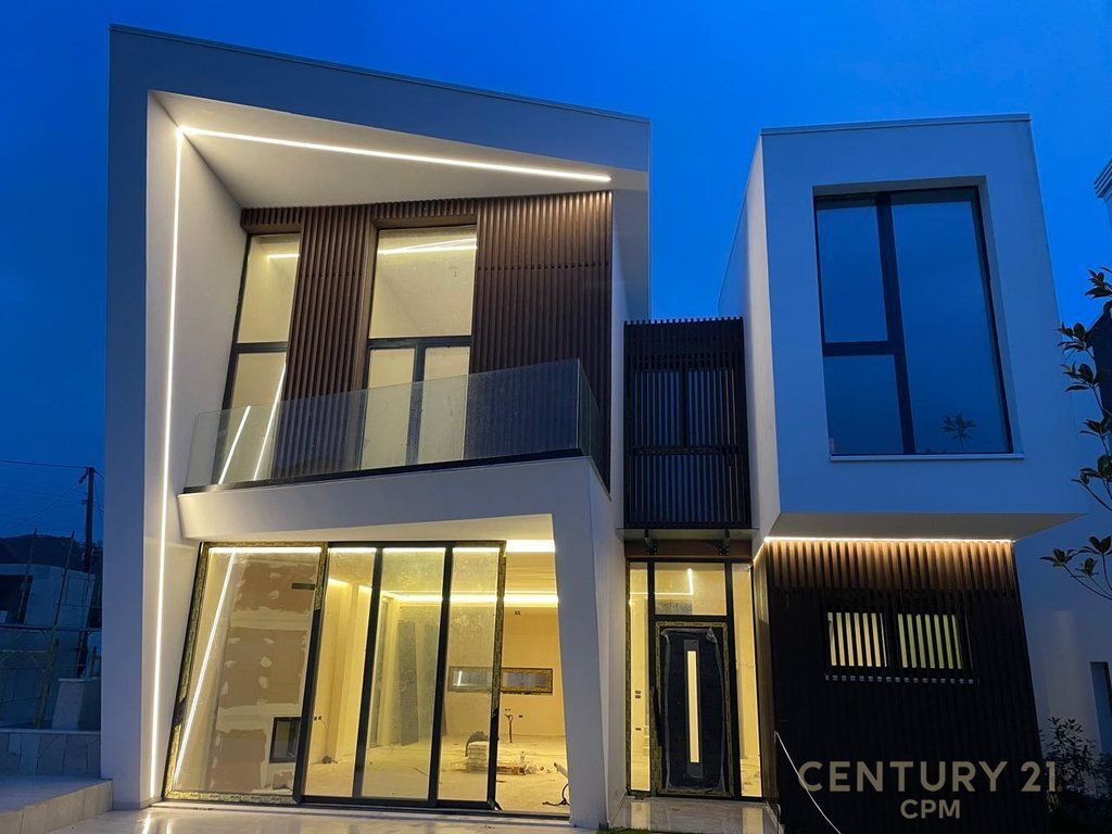 3-storey villa for sale at Perla Residence in Mjull - Bathore 750,000 €