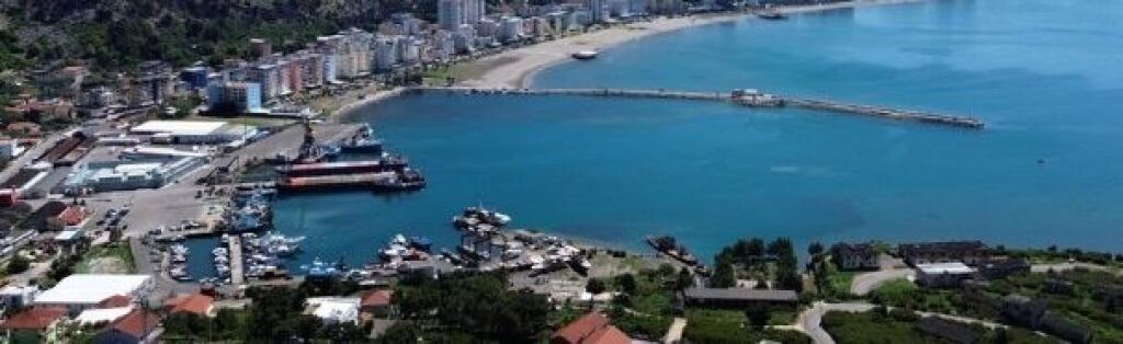 Shitet apartament 1+1 me pamje nga deti