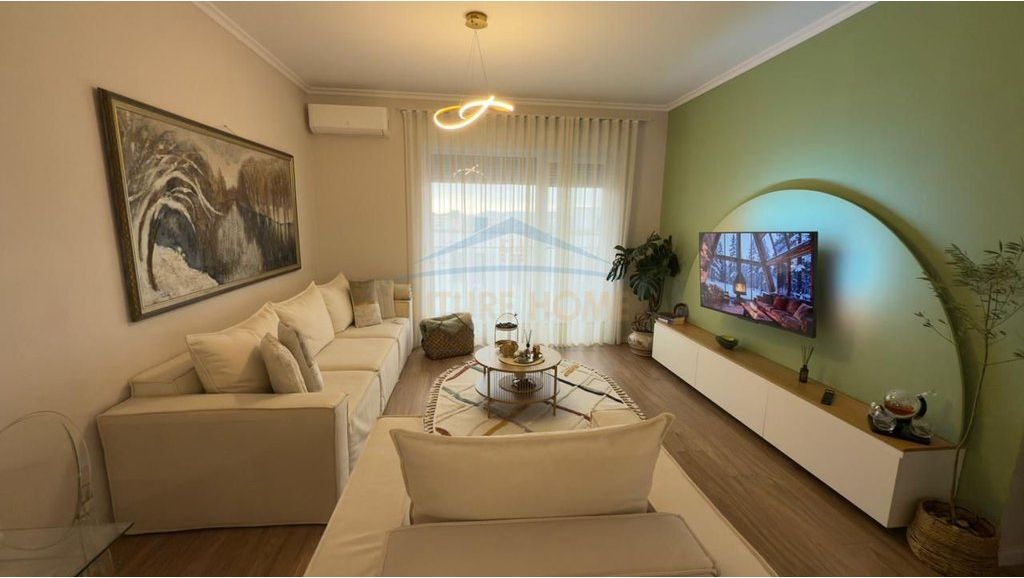 Shitet, Apartament 2+1+Post Parkimi, Rruga Jordan Misja, Tirane.