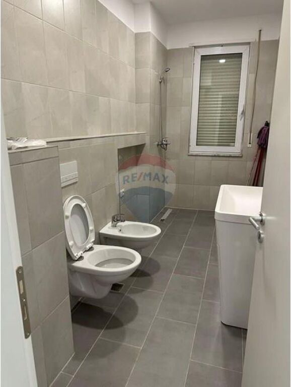 Appartamento - In Affitto - Via Muhamet Deliu, Tirana