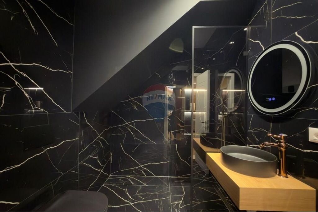 🏡 Appartamento monolocale di lusso in vendita – Piazza Skënderbej