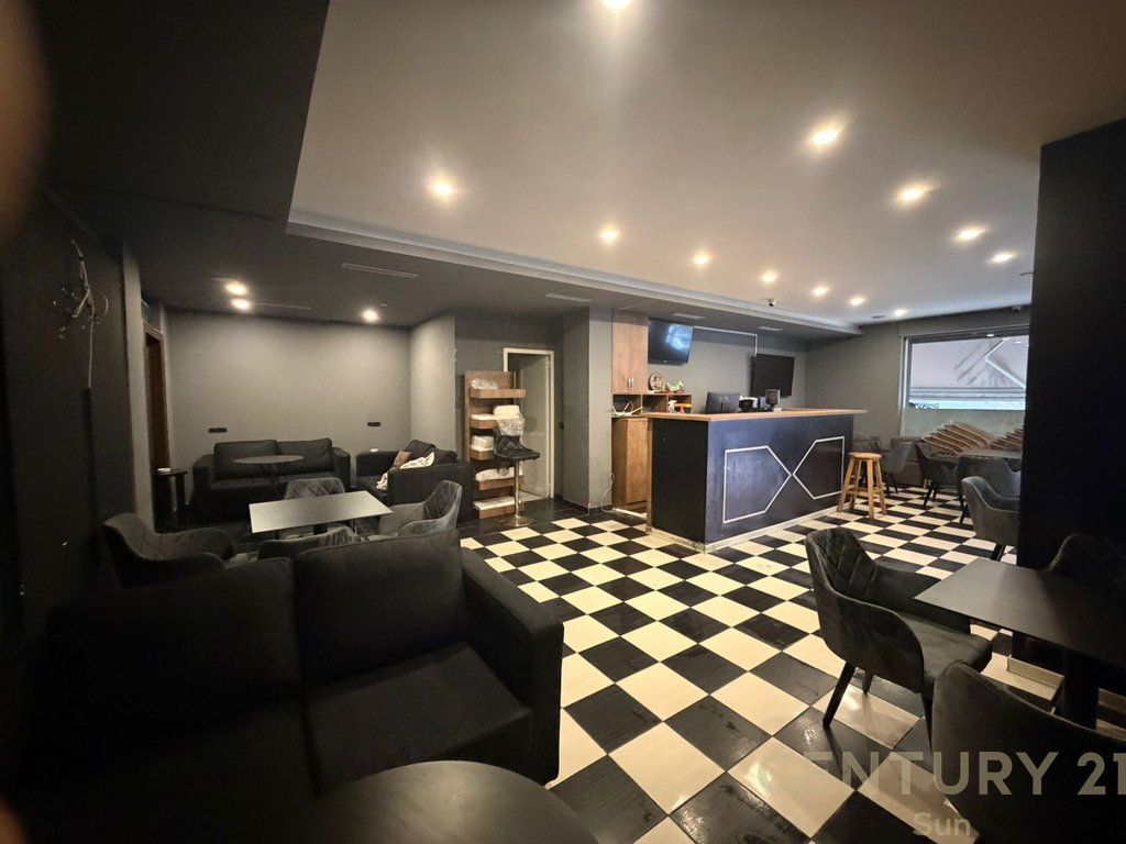 VENDESI BAR CAFFÈ VICINO ALL'OSPEDALE MILITARE