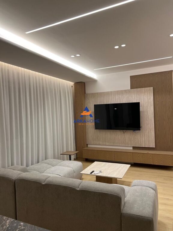 VILLA 3 FLOORS FOR RENT "FARKE" 250000 LEKE (GROSS)