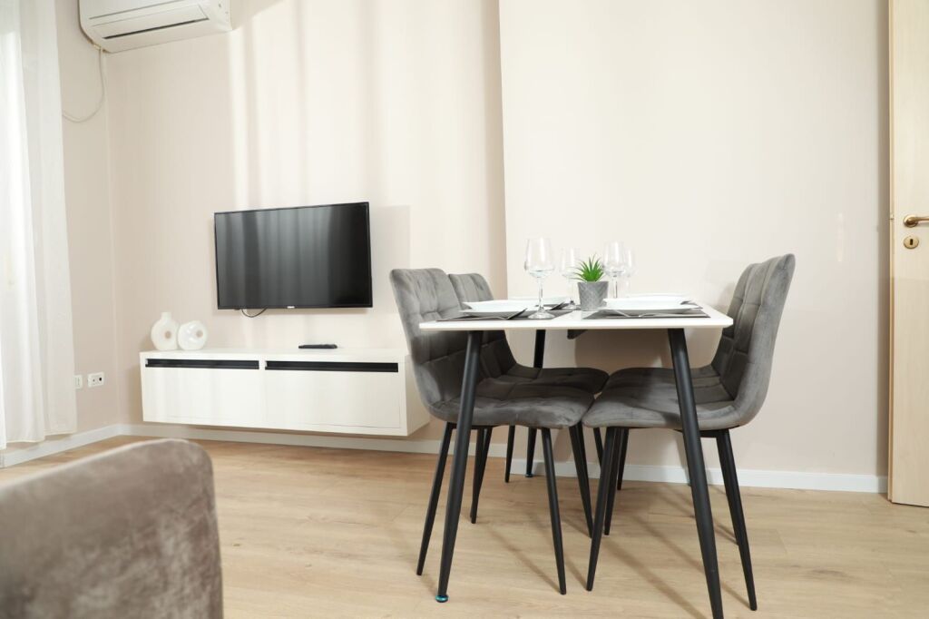 Apartament 1+1 për Qira – Vollga, Durrës 🌊