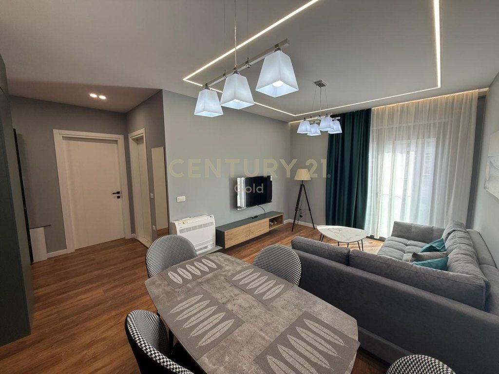 JEPET ME QERA APARTAMENT MODERN TE KOMPLEKSI FIORI DI BOSKO!