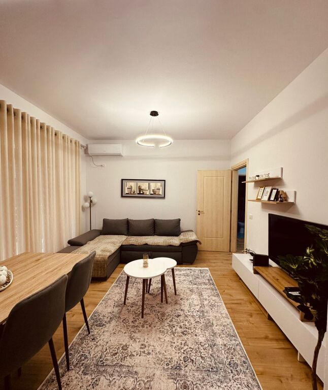 Jepet me qera apartament 2+1 Rruga Dritan Hoxha 55,000 Leke