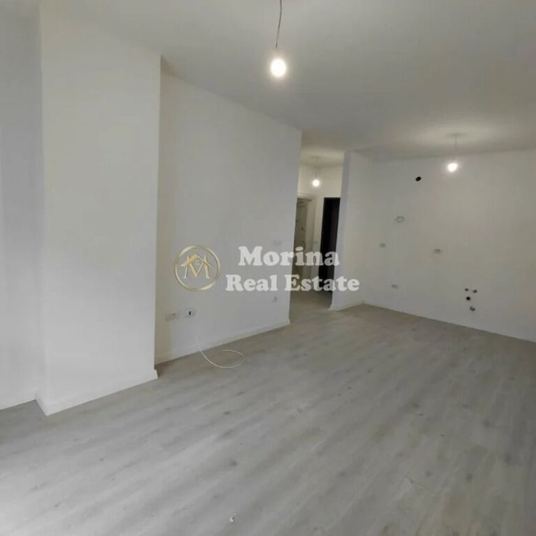 Rent | Apartment 2 + 1 | QTU (Univers Shopping Center) | 400 €/month