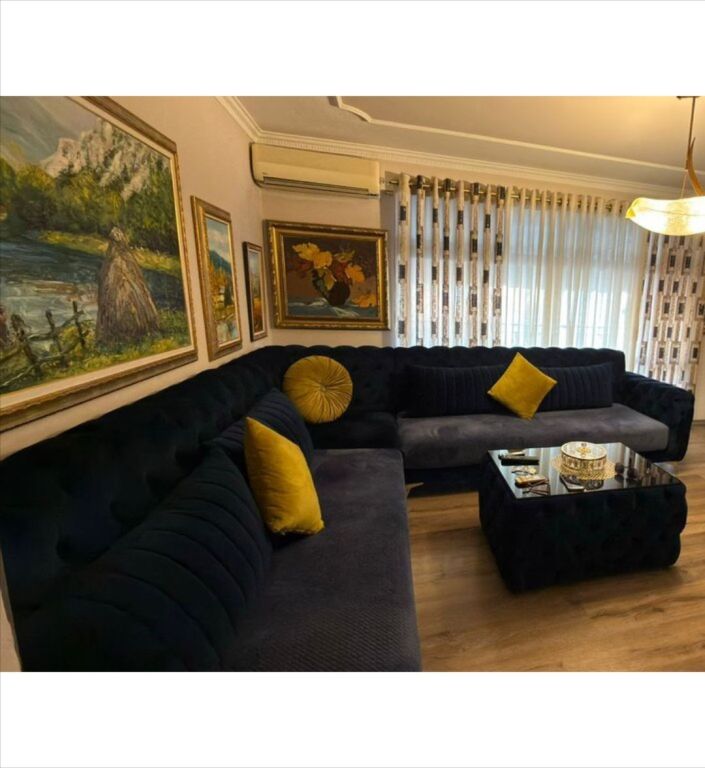 Appartamento 2+1+2 in vendita in Via Naim Frasheri 225.000 € Superficie totale 110m2