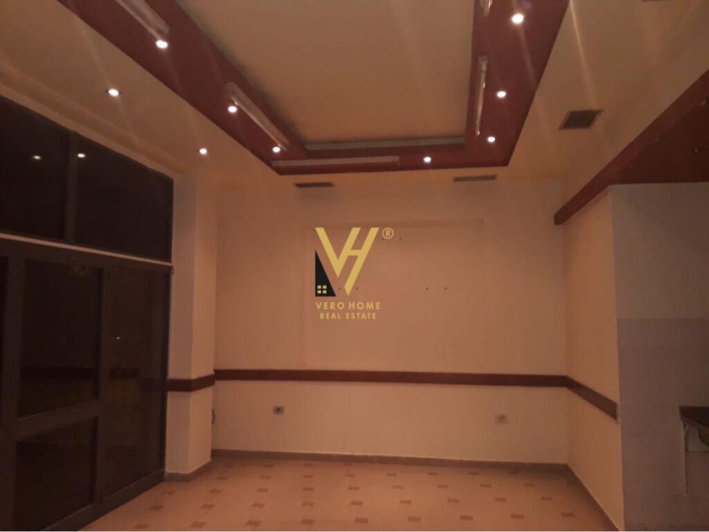 NEGOZIO IN VENDITA 46 M2 A CITTÀ STUDENTESCA 120.000 EURO