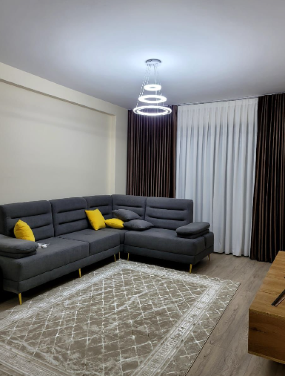 🏡 Jepet me qera apartament 2+1 + verandë tek Liqeni i Thatë