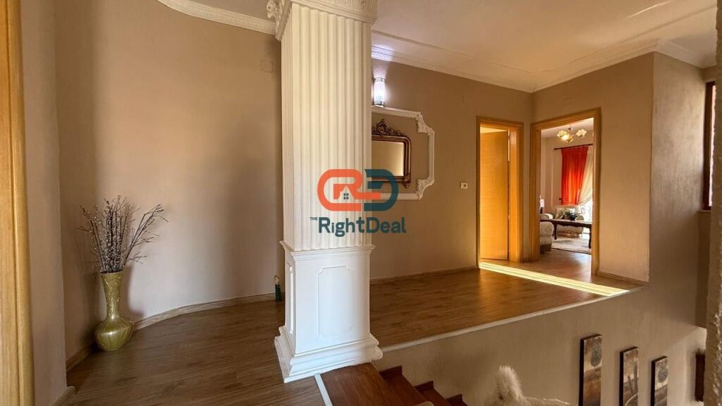A Korce, Villa su 3 Piani in Vendita, Ideale per Abitare e Investire!