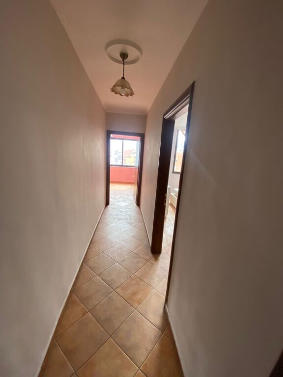 Affittasi appartamento 2+1+2 bagni di fronte a Delijorgji vicino al Centro Globe