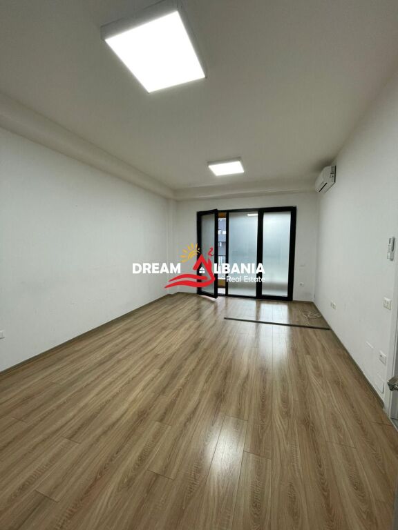 Business Premises for Rent Kavaja Street, At Square 21 (ID 42611415)