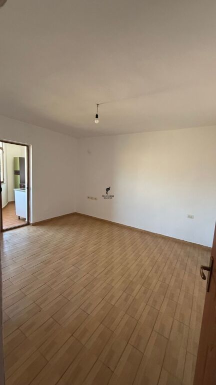 APARTAMENT ME QERA 1+1 PAZARI RI 40.000 LEKE  FH-66065
