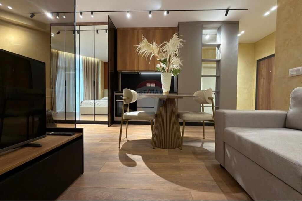 🏡 Appartamento monolocale di lusso in vendita – Piazza Skënderbej