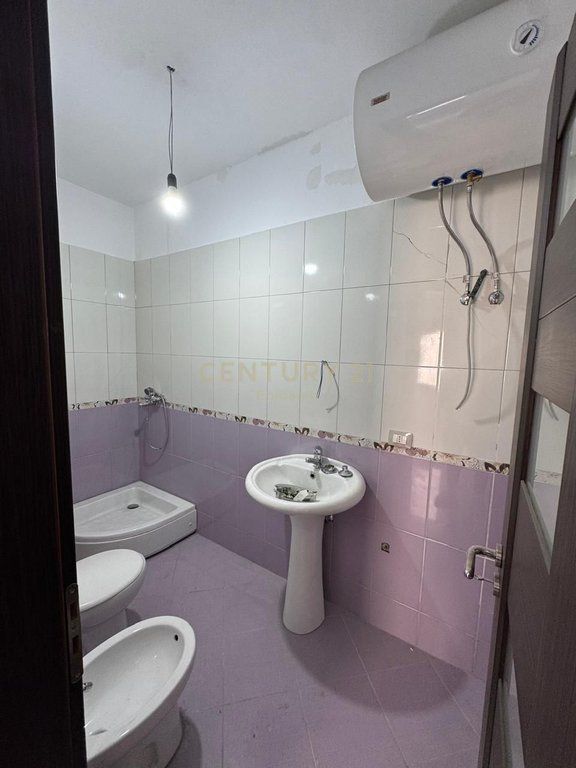 Appartamento 2+1+2 In Affitto nel Centro di Durrës !