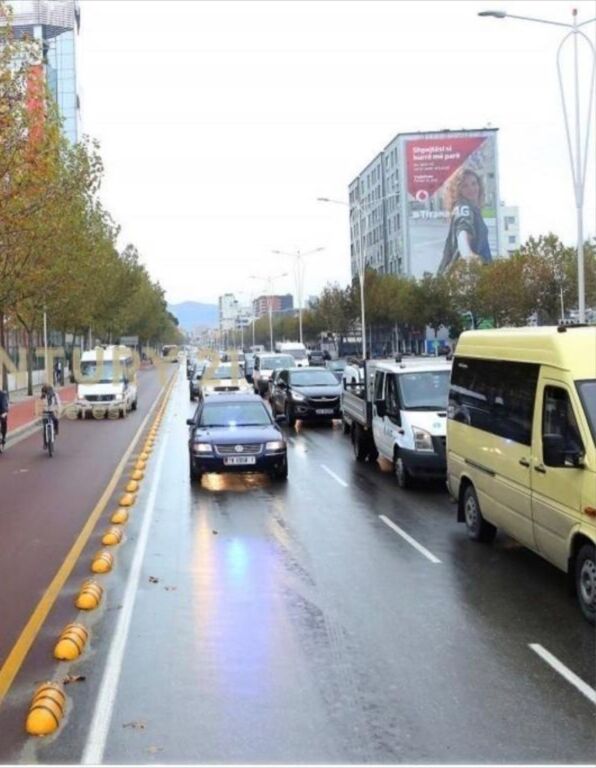 RRUGA DRITAN HOXHA, KAT VILE PER QIRA 800 € /Muaj Sip. Totale  150m2