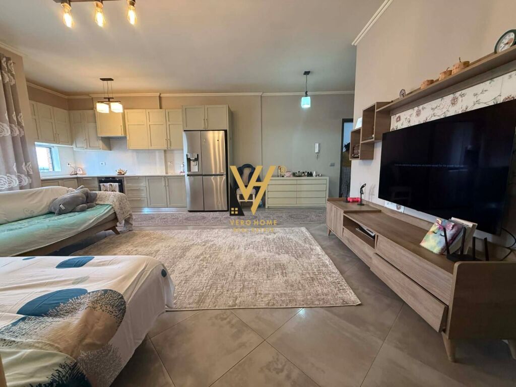 VENDESI APPARTAMENTO 2+1+2+BLK VICINO ALLA SCUOLA UNITA 210.000 EURO