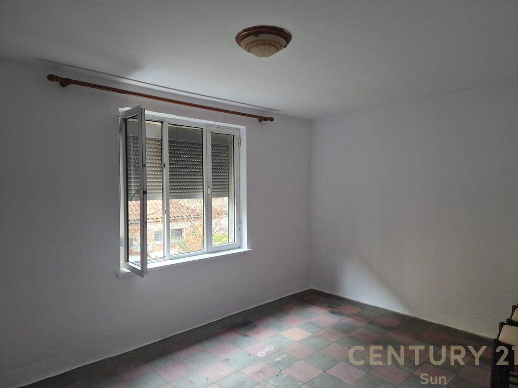 Apartament 1+1 për shitje – Rruga e Kavajës, pranë Garden Building! 130,000 €