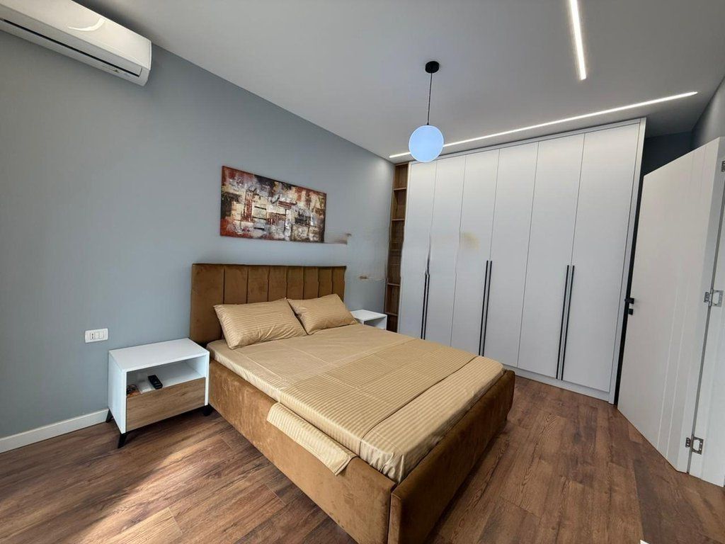 JEPET ME QERA APARTAMENT MODERN TE KOMPLEKSI FIORI DI BOSKO!