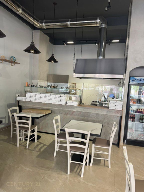 FOR RENT COMMERCIAL SPACE READY FOR INVESTMENT FOR PIZZERIA-YZBERISH! 700 € /Month Total Area 56m2