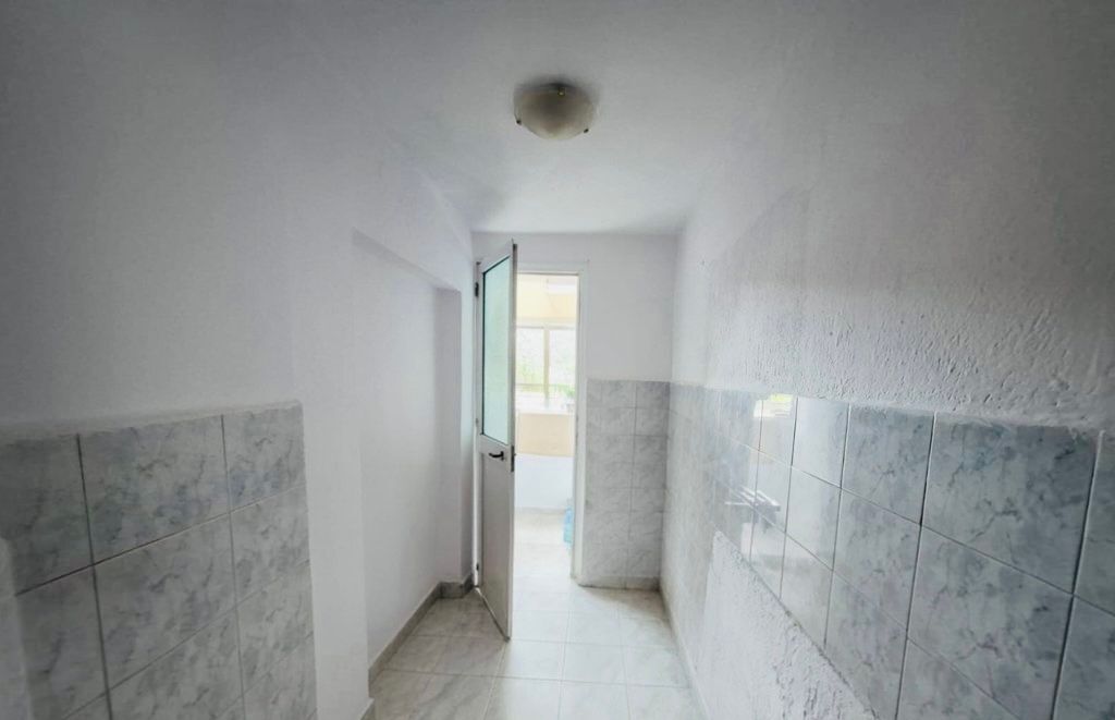 Appartamento 1+1 in vendita – Via Kavajës, vicino a Garden Building!