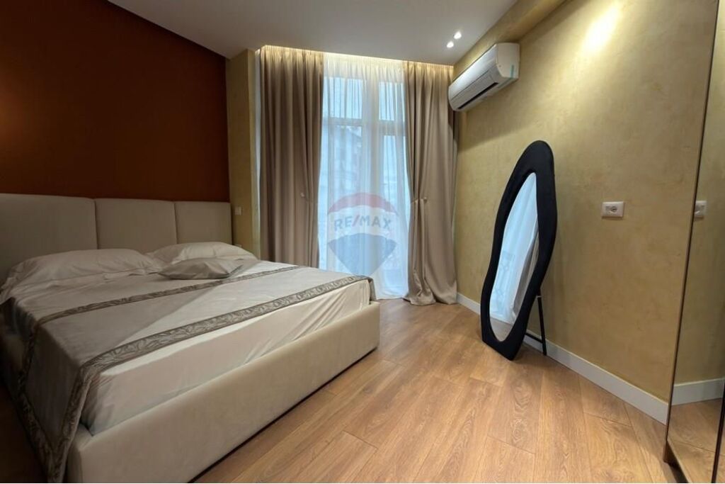 🏡 Appartamento monolocale di lusso in vendita – Piazza Skënderbej