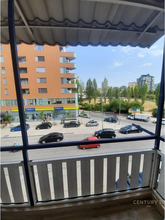 SHITEN 2 GARSONIERE TEK STADIUMI DINAMO!