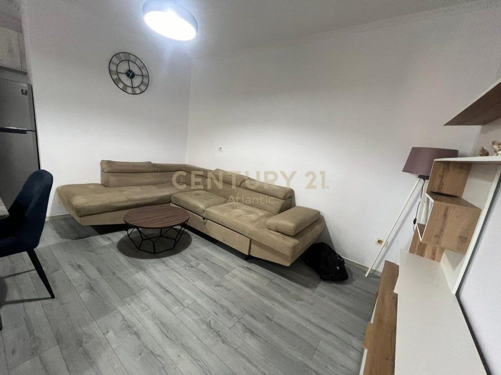 JEPET ME QIRA 1+1 PRANE MUZEUMIT DURRES ! 320 € /Muaj