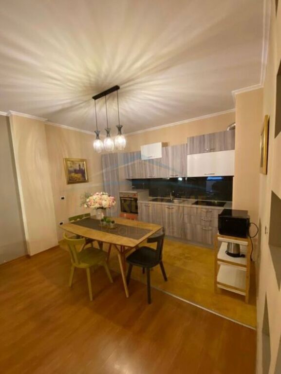 Affitto, Appartamento 1+1, Via Elbasani, Tirana.