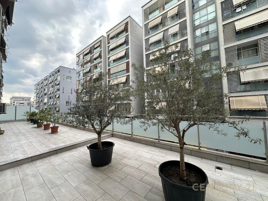 Space for Rent at Kika 2 Paris Municipality