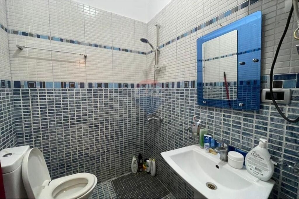 Vendesi in vendita 1+1+Balcone a Mine Peza