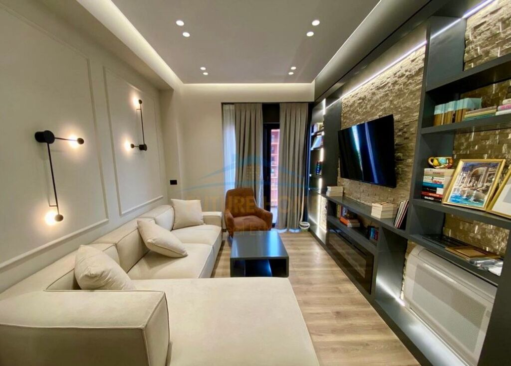 Affitto, Appartamento 1+1, Via Kavajes, Tirana.