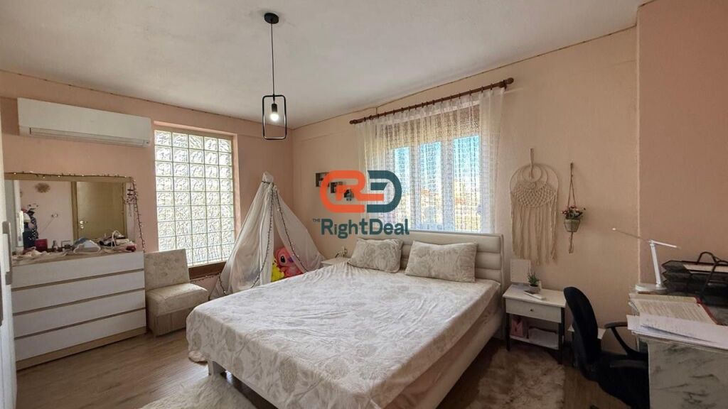 A Korce, Villa su 3 Piani in Vendita, Ideale per Abitare e Investire!