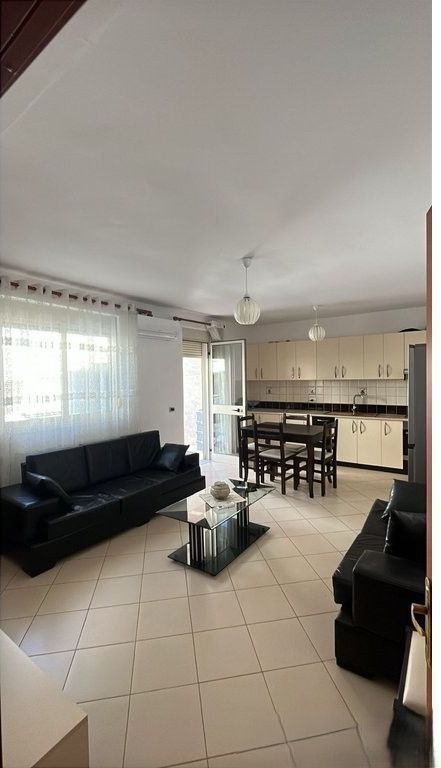 Jepet me qira apartament 1+1 tek Liqeni i Thate. 450 € /Muaj
