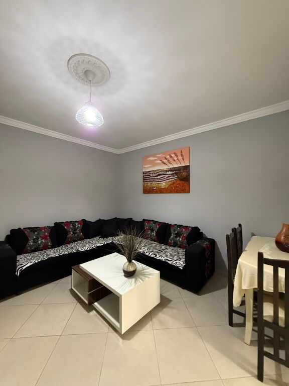 🏠AFFITTASI Ingresso 1+1 in Villa privata 📍Ex Venue  🏢1° piano, con cortile 💶 45.000 Leke/Mese trattabili