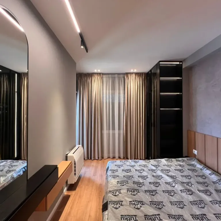 Shitet apartament 1+1 luksoz në Residencën Henke, përballë Amerikan 3