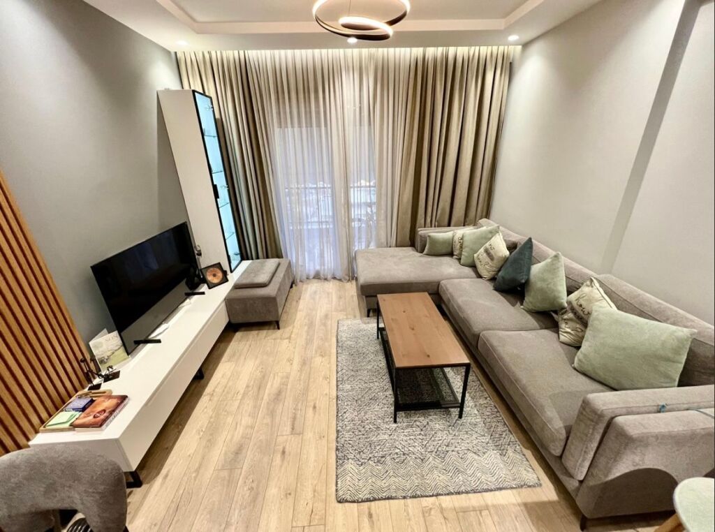 Apartment 2+1+2 with parking for sale, 5 Maji, super invested