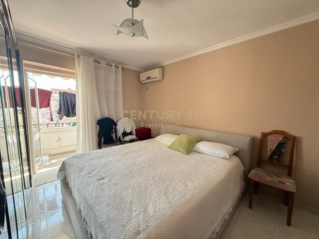 Shitet Apartament 2+1 tek Sheshi Shtraus 145,000 €